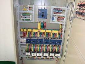 探索LED大屏幕智能配电系统 专业配电柜厂家的核心优势